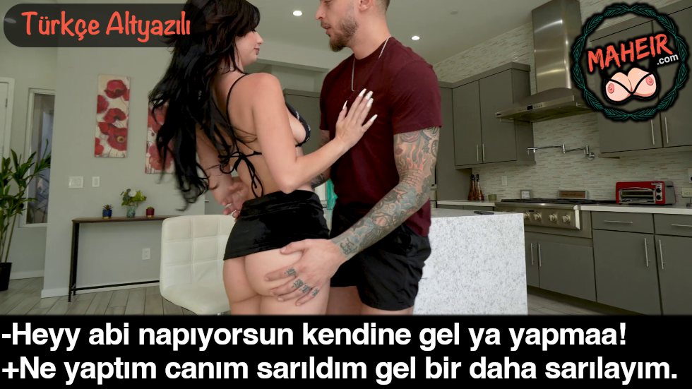 Kız Kardeşini Teselli Etmek İçin Sarılırken Kalçaları Avuçluyor